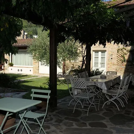 Dimora Delle Camelie SantʼAndrea di Compito